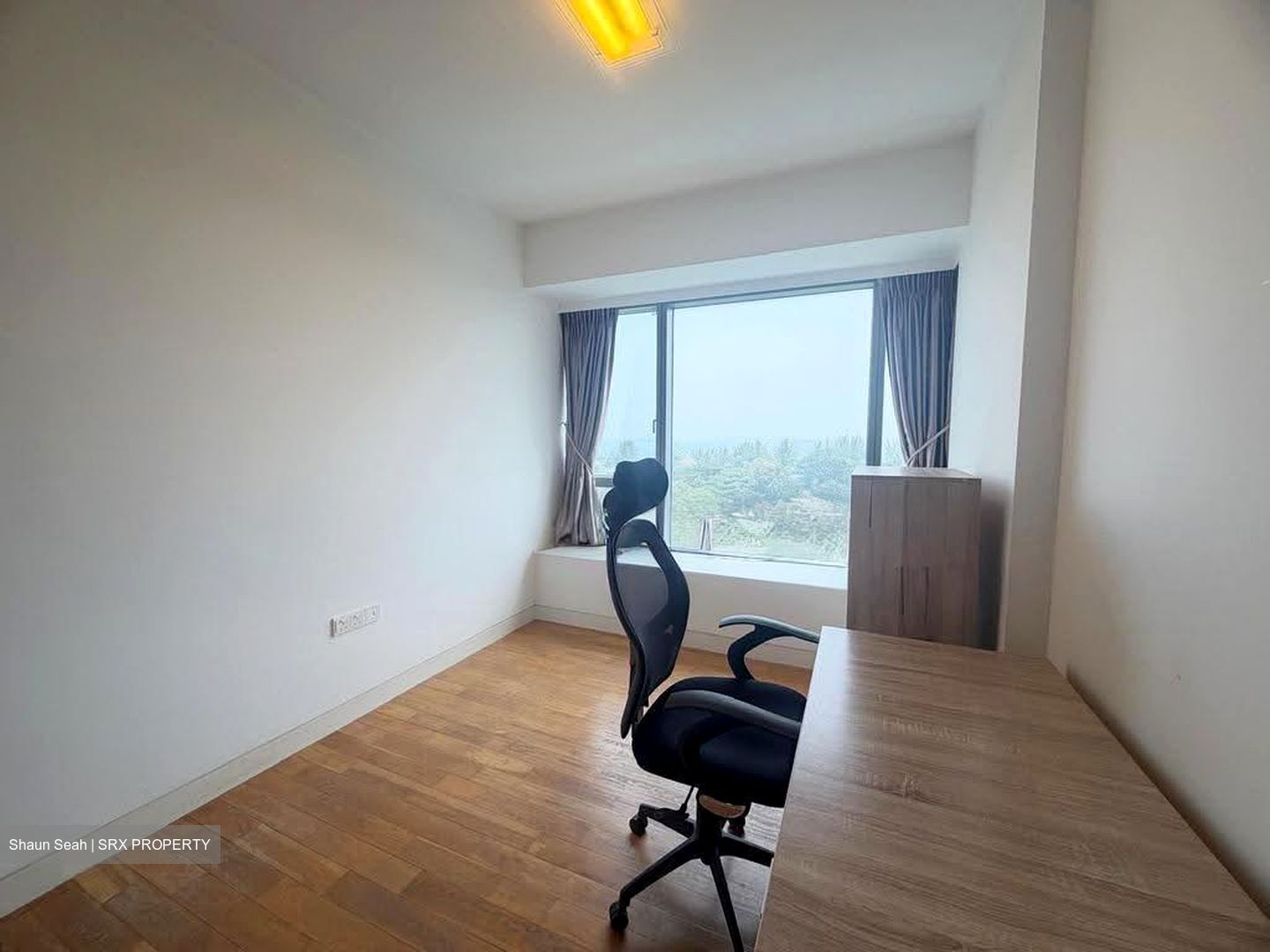 SilverSea (D15), Condominium #627475901